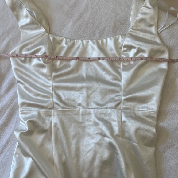 Sensational Promise White Satin Square Neck Mermaid Maxi - Picture 4 of 12